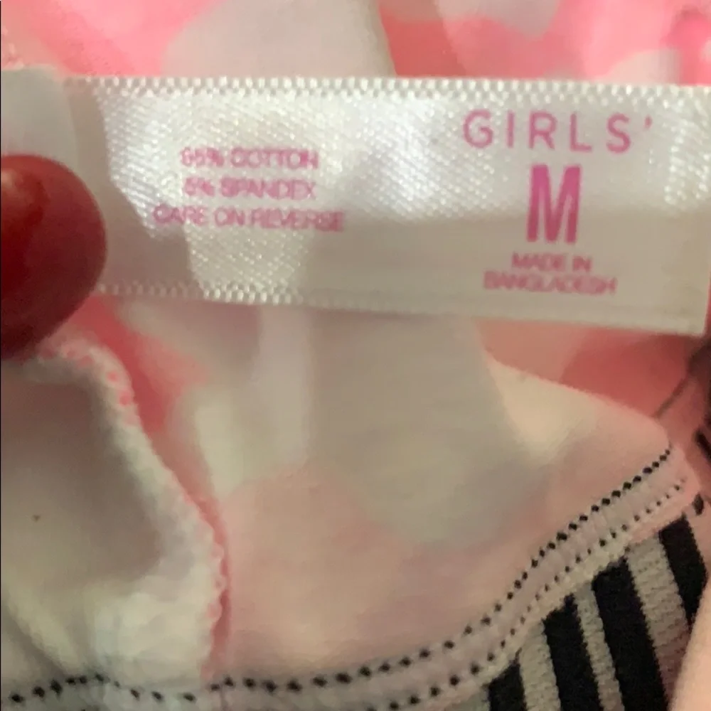 SO girls hot pink camouflage sports bra Size M